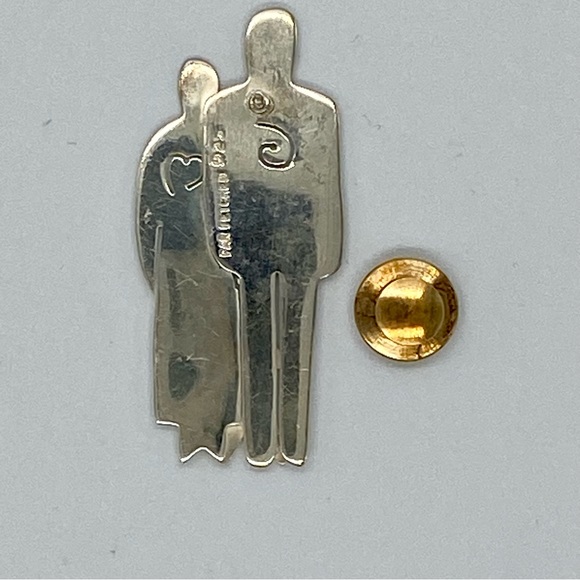 Two Parents and Child Family Pin - Picture 6 of 8